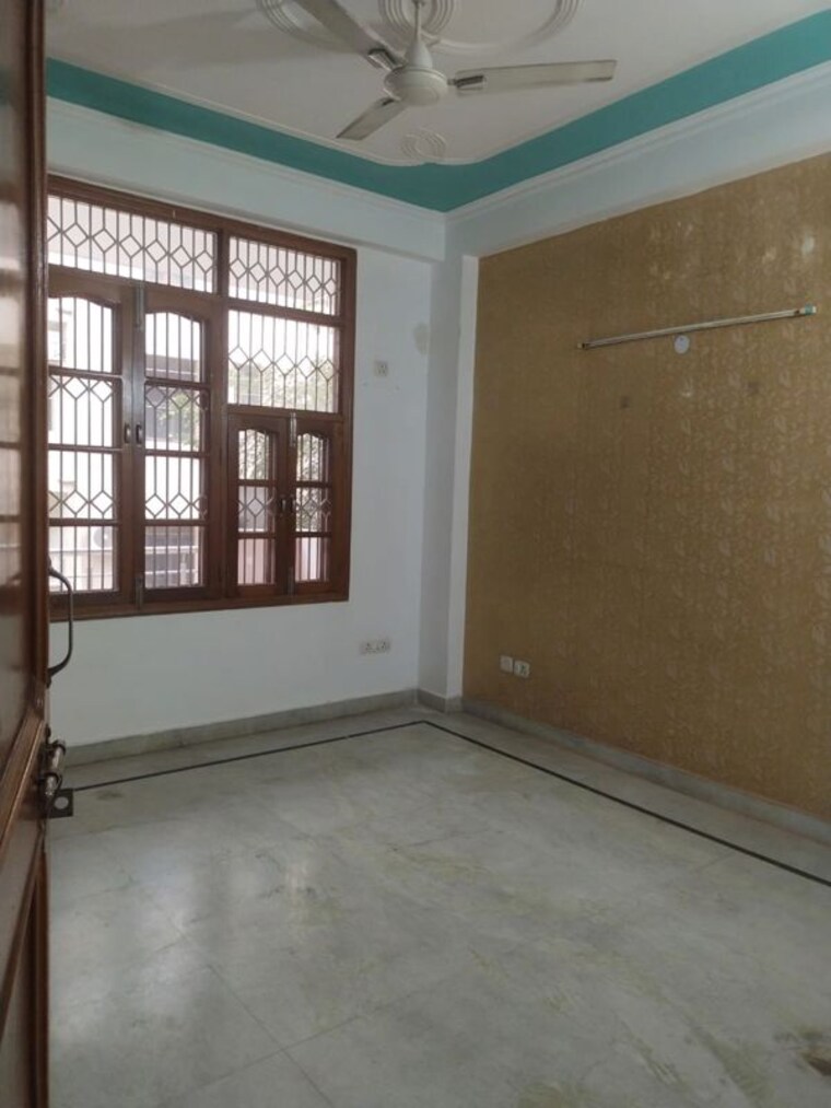 Room, sector 43 3 Bedroom 1500 Sq.Ft. Builder Floor In Sector 43 Gurgaon 10531194