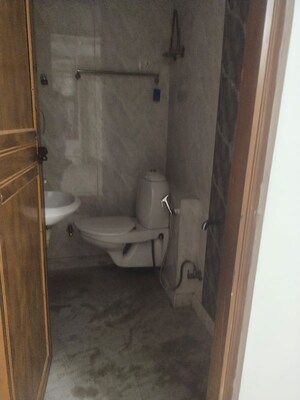 Bathroom in 3 BHK Builder Floor at Sector 43 – for Rent