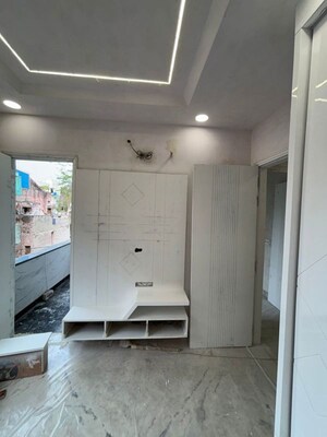 Bathroom in 3 BHK Builder Floor at Rohini Sector 15 – for Sale