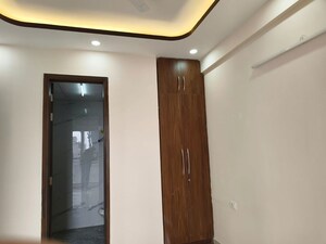 Building Lobby in 3.5 BHK Builder Floor at M3M Soulitude, Sector 89 – for Rent