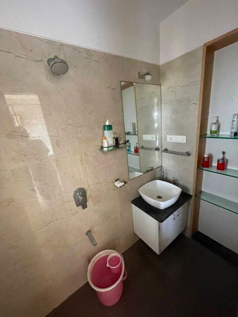 Bathroom, chirag-bhagat-grandeur 2 Bedroom 910 Sq.Ft. Apartment In Malad West Mumbai 10533572