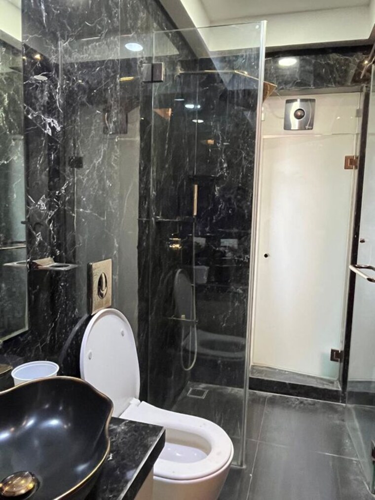 Bathroom, hiranandani-gardens-octavius 3 Bedroom 1550 Sq.Ft. Apartment In Powai Mumbai 10533576