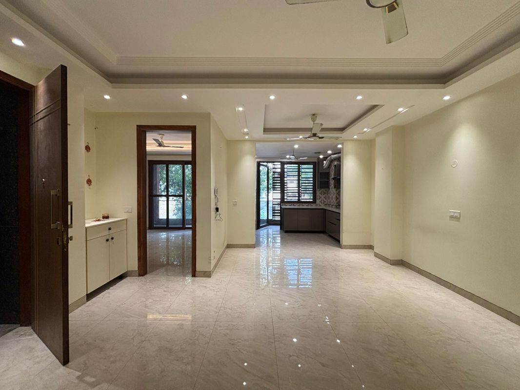 3 BHK 215 Sq.Yd. Builder Floor in Craft Destination 43