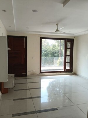 4 BHK Builder Floor For Rent in Sector 18