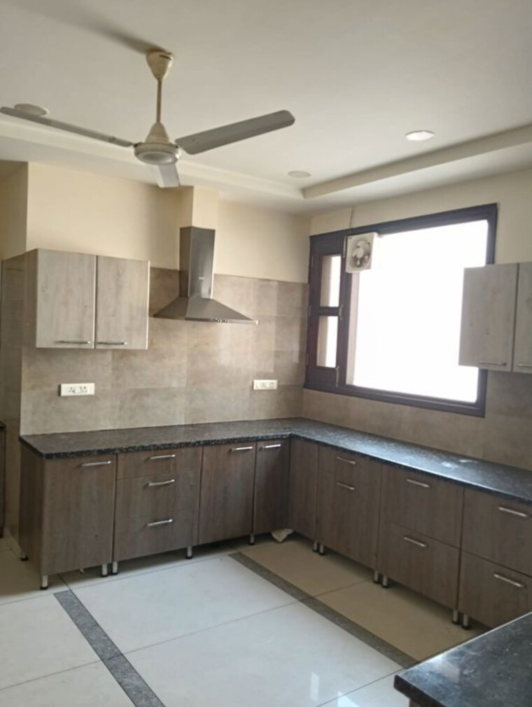 Kitchen, sector 18 4 Bedroom 9000 Sq.Ft. Builder Floor In Sector 18 Chandigarh 10533628