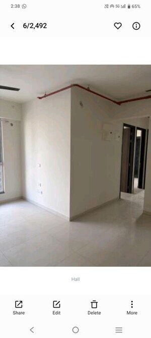 Room in 3 BHK Apartment at Sheth Zuri, Laxmi Nagar – for Rent
