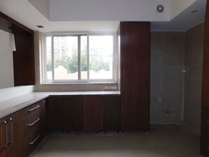 Room in 4 BHK Apartment at ACE Platinum, Zeta I Greater Noida – for Rent
