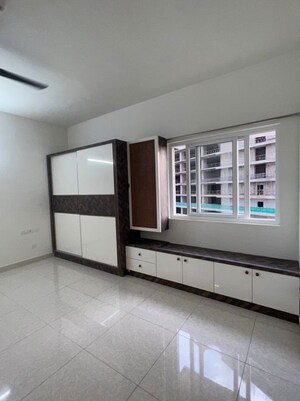 Room in 2.5 BHK Apartment at Aparna Sarovar Zicon, Nallagandla – for Rent
