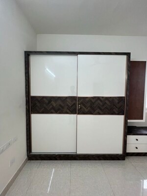 Room in 2.5 BHK Apartment at Aparna Sarovar Zicon, Nallagandla – for Rent