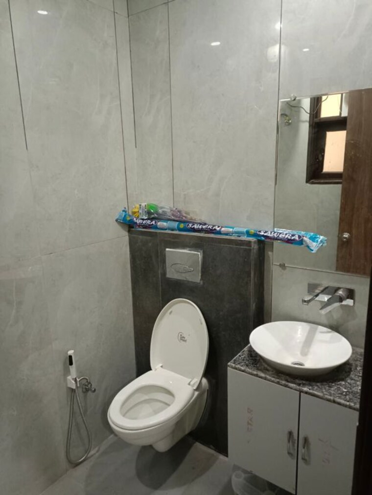 Bathroom, pir machalla 3 Bedroom 1020 Sq.Ft. Builder Floor In Pir Machalla Zirakpur 10533711