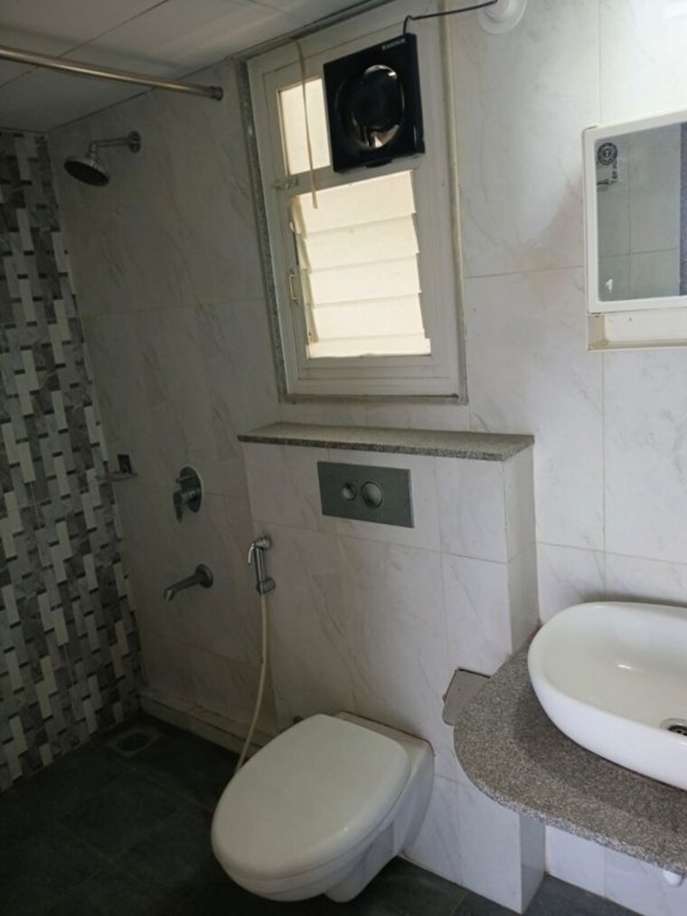 Bathroom, kolte-patil-western-avenue 2 Bedroom 780 Sq.Ft. Apartment In Wakad Pune 10533732