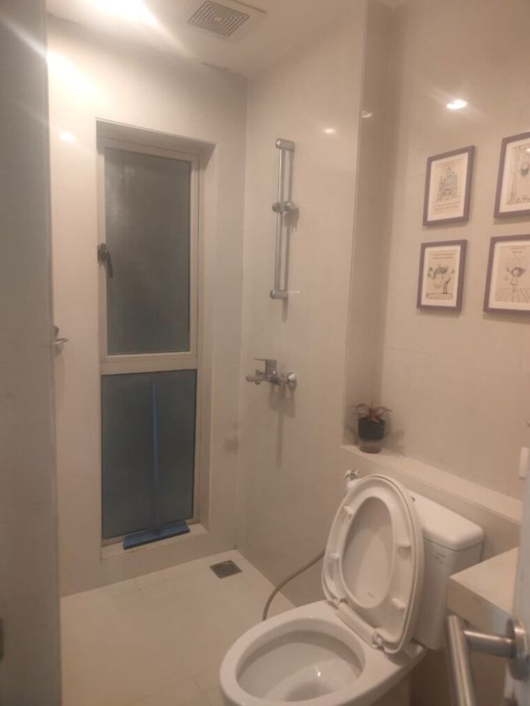 Bathroom, hiranandani-lake-verandahs 3.5 Bedroom 2061 Sq.Ft. Apartment In Bilekahalli Bangalore 10533726