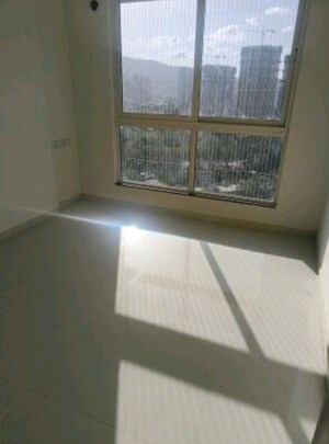 Room in 2 BHK Apartment at Sheth Zuri, Laxmi Nagar – for Rent