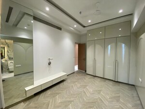 Room in 2 BHK Apartment at Indiabulls Sky Forest, Lower Parel – for Rent
