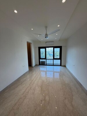Room in 4 BHK Apartment at Benson Apartments, Benson Town – for Rent