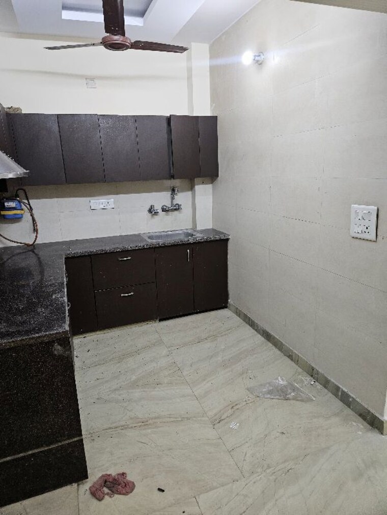 Kitchen, ramesh nagar 2 Bedroom 1000 Sq.Ft. Builder Floor In Ramesh Nagar Delhi 10533783