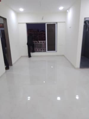 Room in 2 BHK Apartment at The Green Sai Hill CHS, Borivali West – for Rent