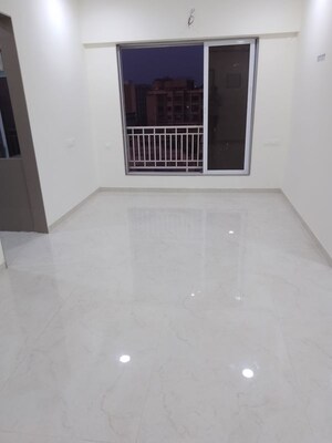 Room in 2 BHK Apartment at The Green Sai Hill CHS, Borivali West – for Rent