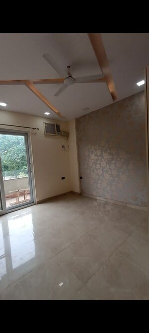 Room in 3 BHK Independent House at RWA Apartments Sector 39, Sector 39 – for Rent
