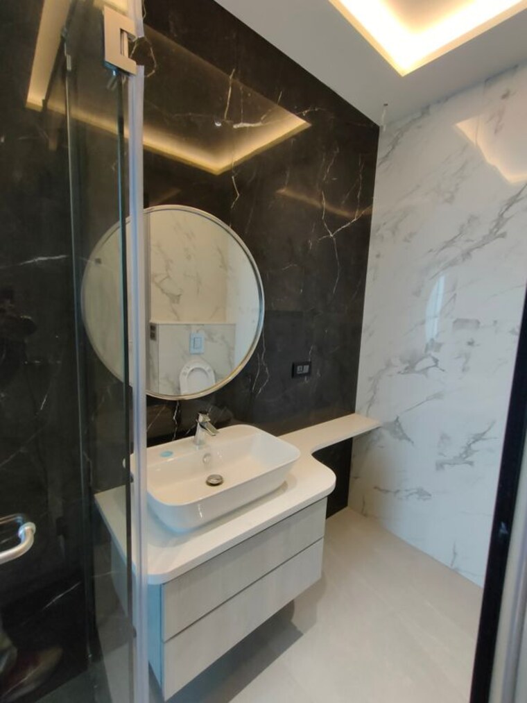 Bathroom, windsor-grande-residences 4 Bedroom 2300 Sq.Ft. Apartment In Andheri West Mumbai 10533800