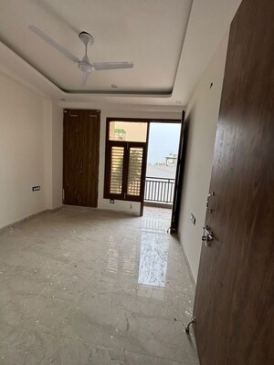 Room in 2 BHK Builder Floor at Saket – for Rent