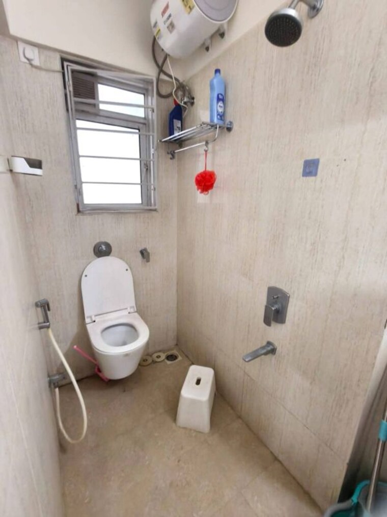 Bathroom, romell-amore 2 Bedroom 665 Sq.Ft. Apartment In Andheri West Mumbai 10533852