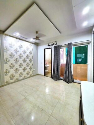 Room in 3 BHK Apartment at Pir Machalla – for Sale