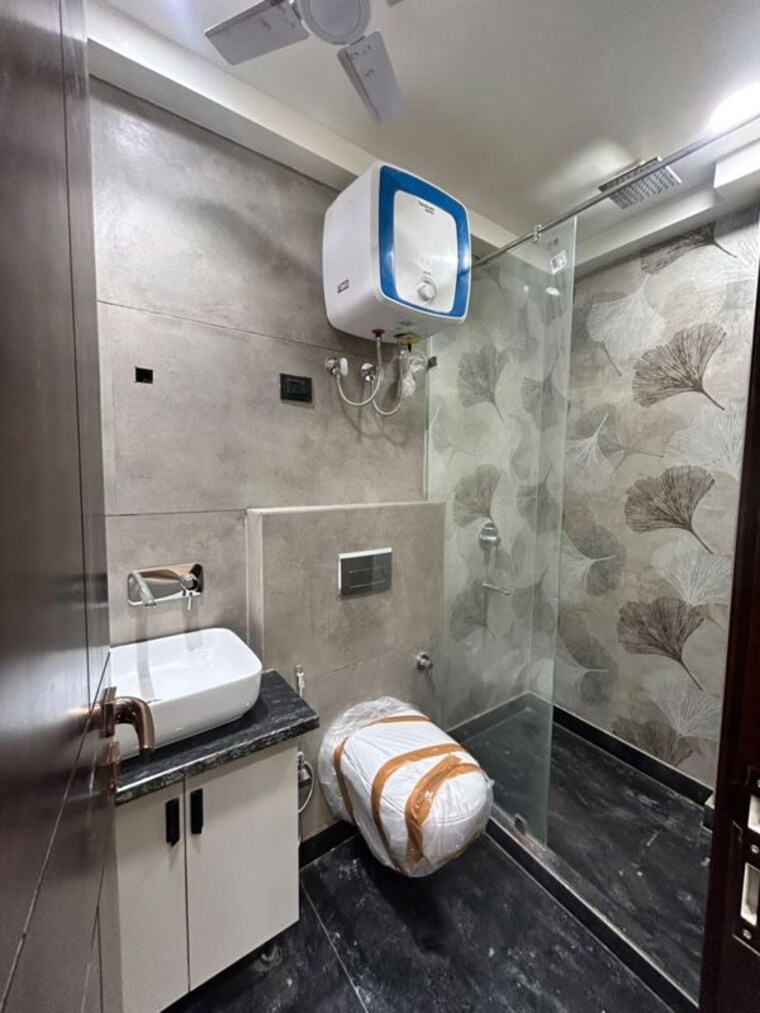 Bathroom, paras-dews 4 Bedroom 2355 Sq.Ft. Apartment In Sector 106 Gurgaon 10533875
