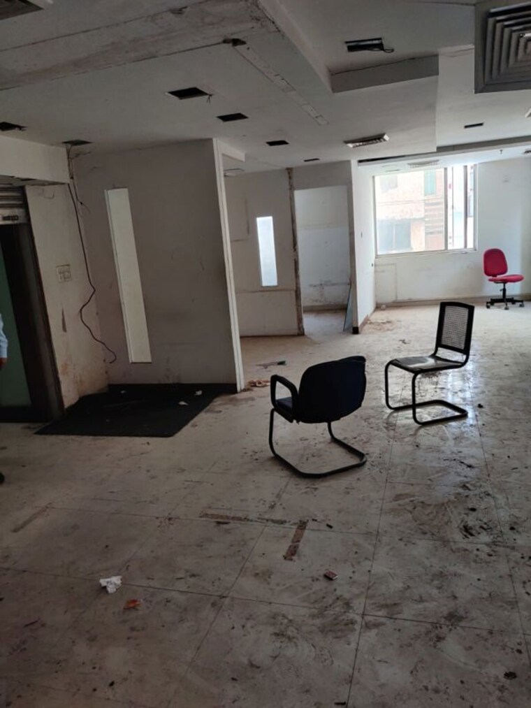 Floor Plan, south extension ii Commercial Showroom 4000 Sq.Ft. In South Extension ii Delhi 10531728