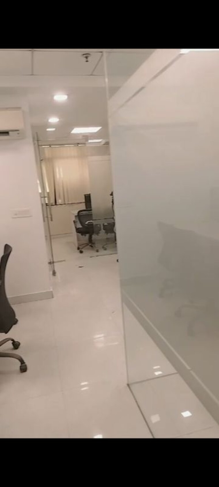 Bathroom, netaji subhash place Commercial Office Space 650 Sq.Ft. In Netaji Subhash Place Delhi 10533864