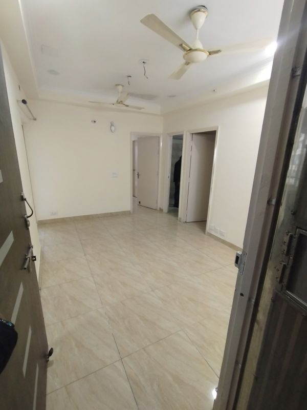 2 BHK 990 Sq.Ft. Apartment in Gaur City 2 - 14th Avenue