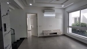 Room in 4 BHK Villa at Kakatiya Mango Leaf Ext, Chanda Nagar – for Rent