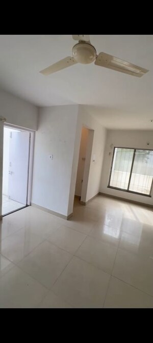 Room in 2 BHK Apartment at Oakwood Hills, Baner – for Rent