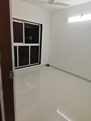 Room in 2 BHK Apartment at Worli – for Rent