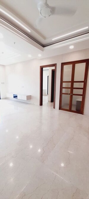 Room in 3 BHK Apartment at Aparna One, Shaikpet – for Rent