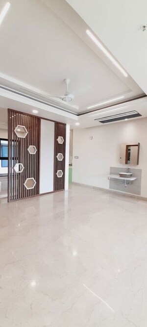 Room in 3 BHK Apartment at Aparna One, Shaikpet – for Rent