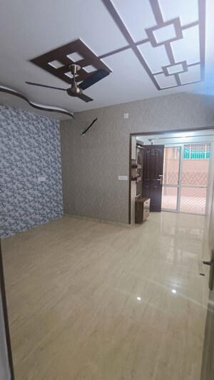 Room in 3 BHK Builder Floor at BPTP Park 81, Sector 81 – for Sale
