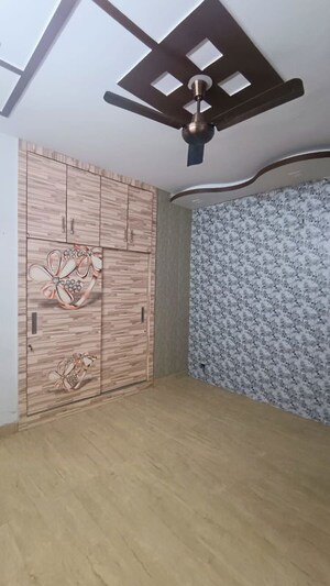 Room in 3 BHK Builder Floor at BPTP Park 81, Sector 81 – for Sale