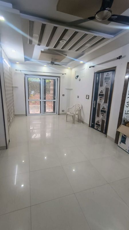 3 BHK + Prayer Room,Servant Room,Store Room 275 Sq.Yd. Builder Floor in BPTP Park 81