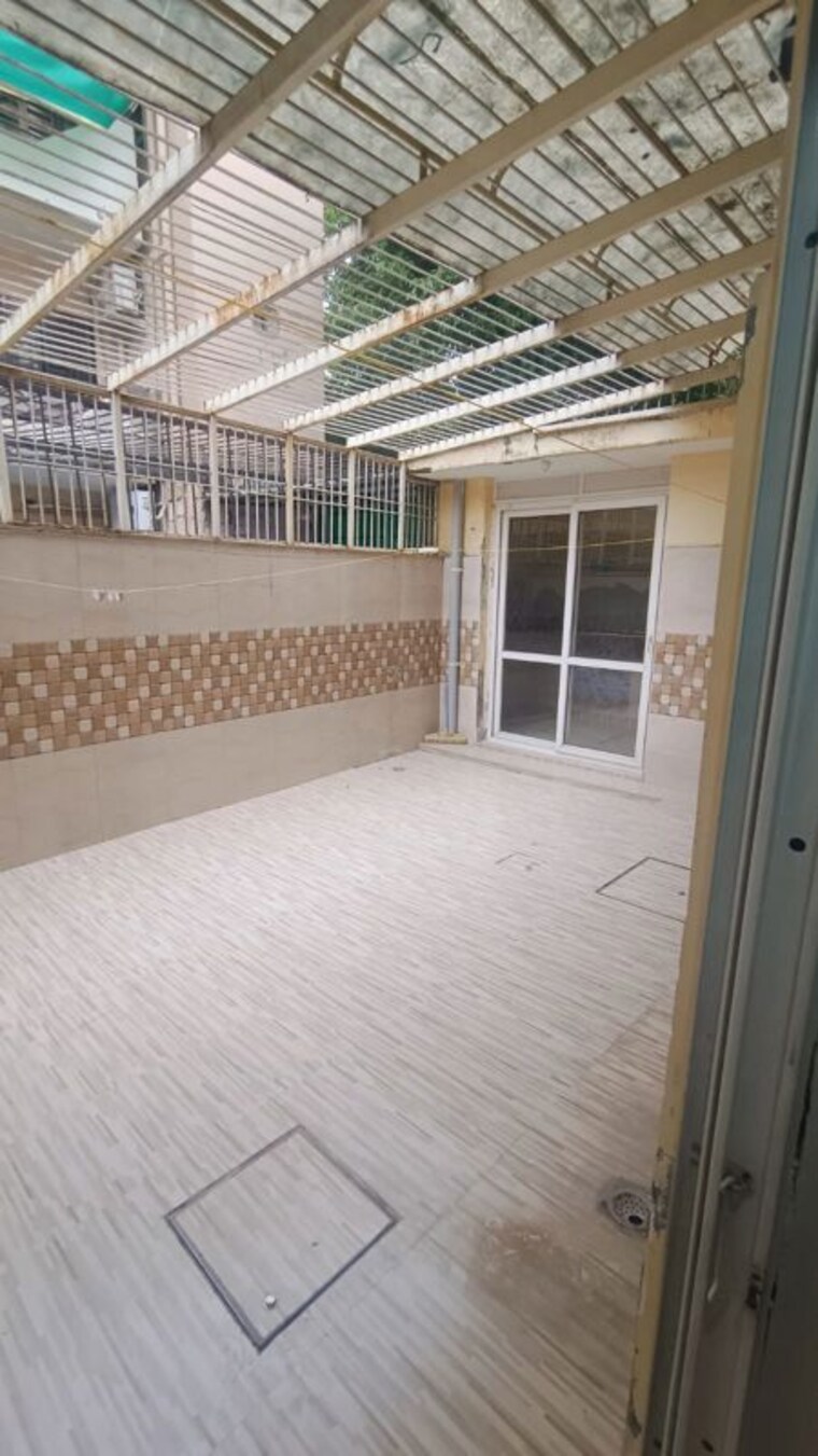 Balcony, bptp-park-81 3 Bedroom 275 Sq.Yd. Builder Floor In Sector 81 Faridabad 10533948