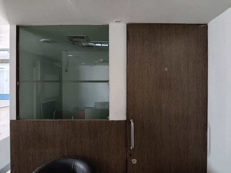 Bathroom, hazratganj Commercial Office Space 1950 Sq.Ft. In Hazratganj Lucknow 10533909