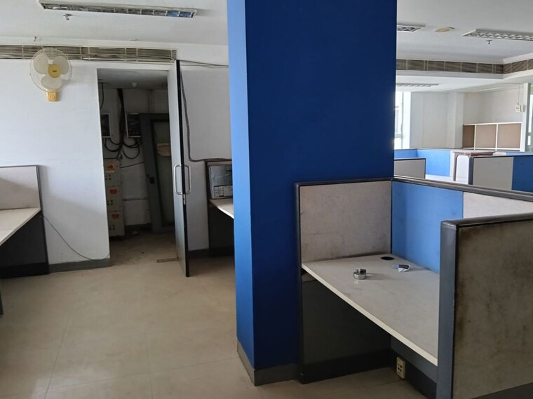Team Area, hazratganj Commercial Office Space 1950 Sq.Ft. In Hazratganj Lucknow 10533909