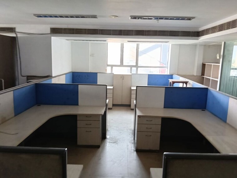 Team Area, hazratganj Commercial Office Space 1950 Sq.Ft. In Hazratganj Lucknow 10533909