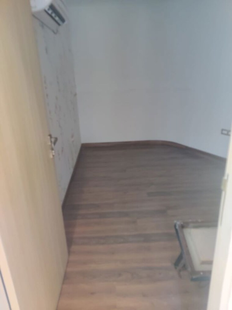 Bathroom, defence colony Commercial Showroom 2700 Sq.Ft. In Defence Colony Delhi 10533949