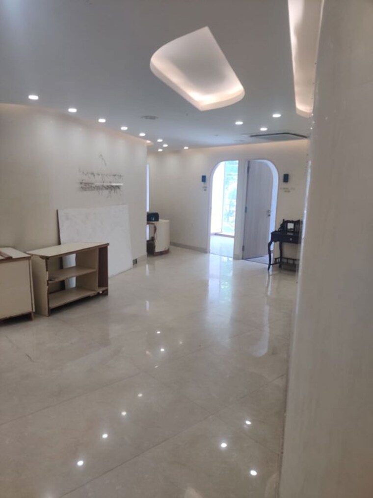 Team Area, defence colony Commercial Showroom 2700 Sq.Ft. In Defence Colony Delhi 10533949