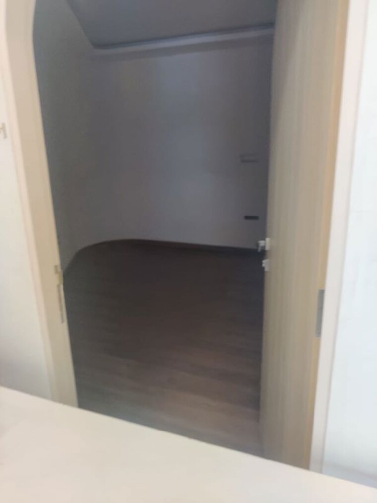 Team Area, defence colony Commercial Showroom 2700 Sq.Ft. In Defence Colony Delhi 10533949