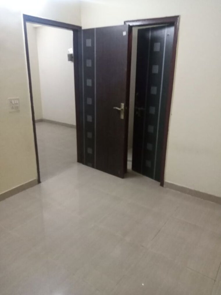 Room, sds-nri-residency-omega-ii 1 Bedroom 550 Sq.Ft. Apartment In Omega Ii Greater Noida Greater Noida 10533969