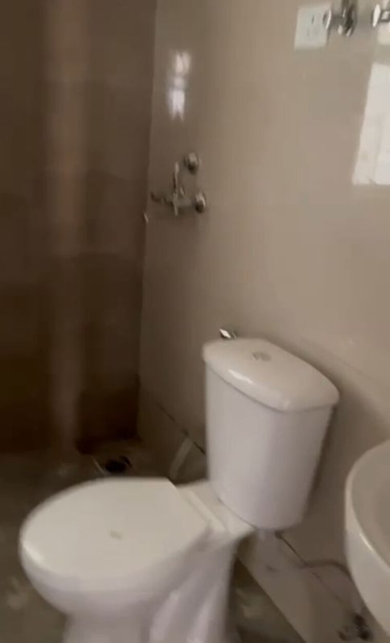 Bathroom, amrapali-terrace-homes 3 Bedroom 1400 Sq.Ft. Apartment In Tech Zone 4 Greater Noida Greater Noida 10394194