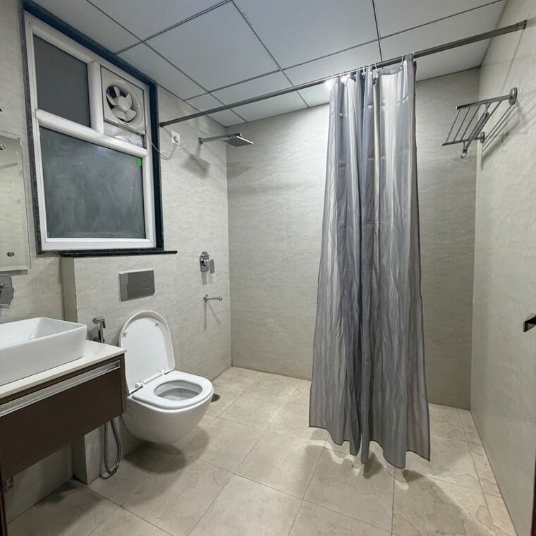 Bathroom, sare-crescent-parc 4 Bedroom 1700 Sq.Ft. Apartment In Sector 92 Gurgaon 10533989