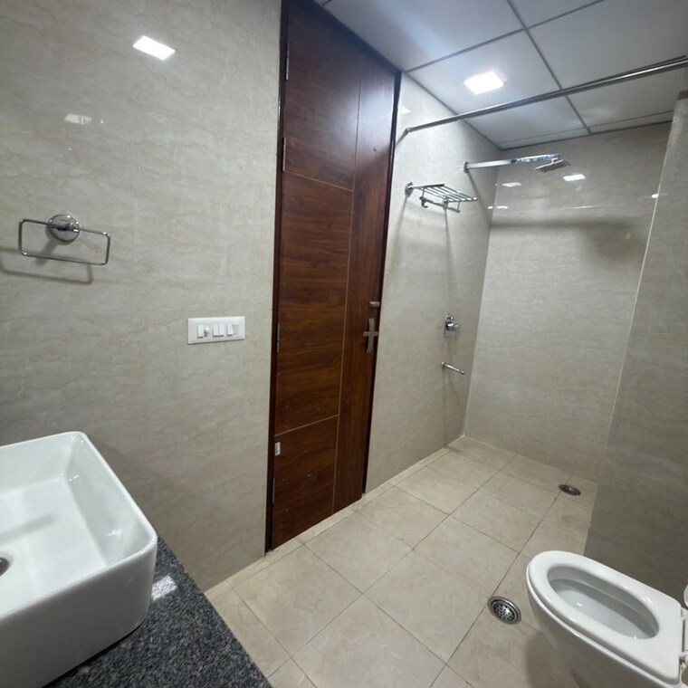 Bathroom, sare-crescent-parc 4 Bedroom 1700 Sq.Ft. Apartment In Sector 92 Gurgaon 10533989